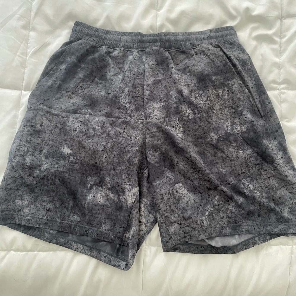 Lululemon 7in Pace Breaker shorts